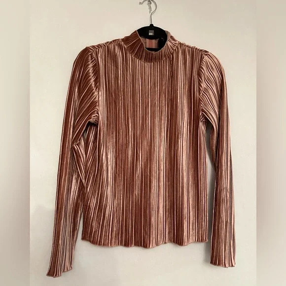 J.O.A. Los Angeles Revolve Pleated Mock Neck Velvet Top Baby Pink Size Small JOA - Picture 9 of 9